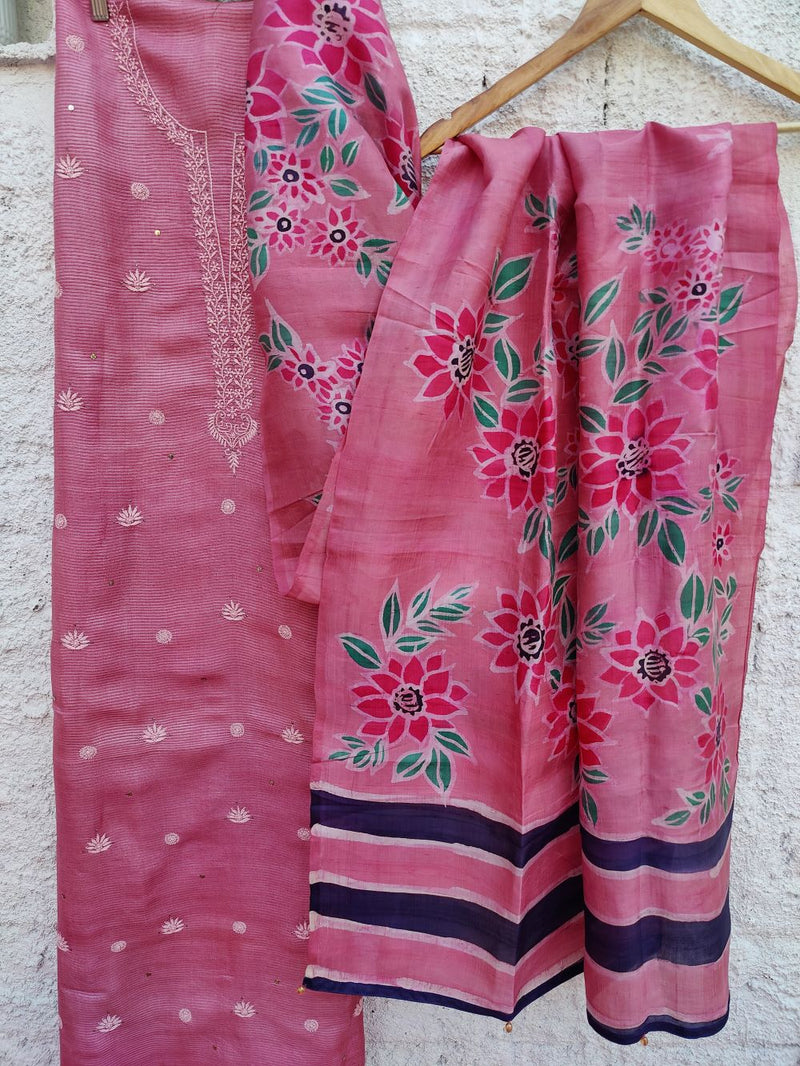 SOFT PINK RIBBED TUSSAR KURTA WITH CHIKANKARI & MUKAISH - SILK BATIK DUPATTA