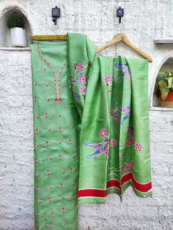 SOFT GREEN RIBBED TUSSAR KURTA WITH MULTI COLOUR CHIKANKARI & MUKAISH - SILK BATIK DUPATTA