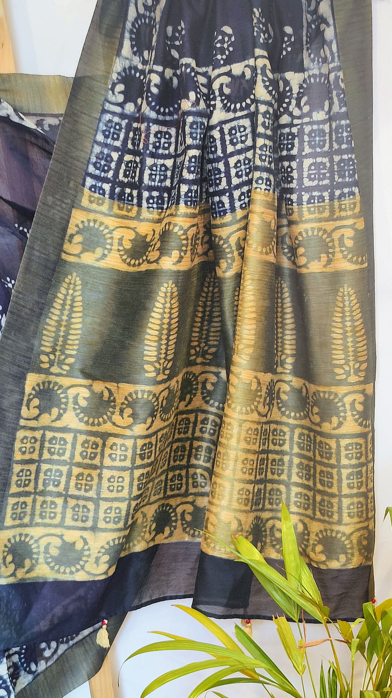 INDIGO CHANDERI SAREE WITH DABU AND GICCHA PALLA