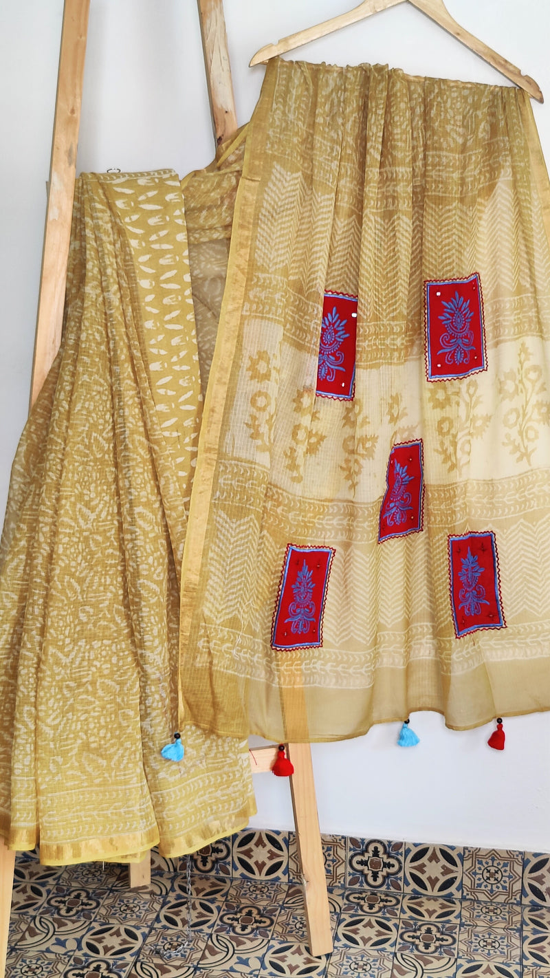 BEIGE DABU KOTA COTTON SAREE WITH RED CHIKANKARI PATCH