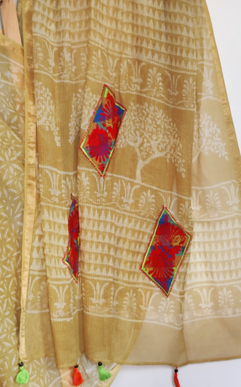 BEIGE DABU KOTA COTTON SAREE WITH RED CHIKANKARI PATCH