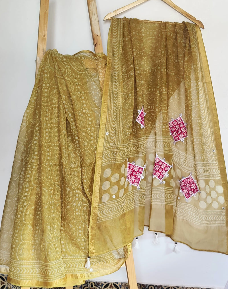 BEIGE DABU KOTA COTTON SAREE WITH PINK CHIKANKARI PATCH