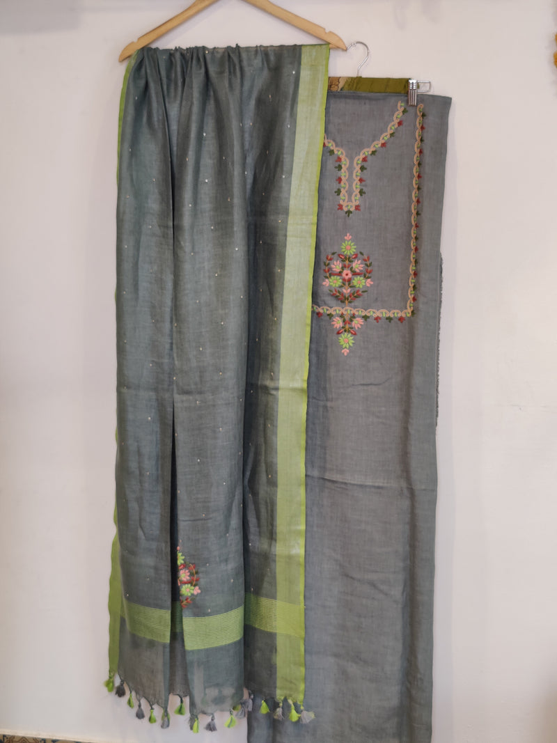 GREY LINEN KURTA WITH THREAD ZARDOZI WORK PAIRED WITH LINEN DUPATTA