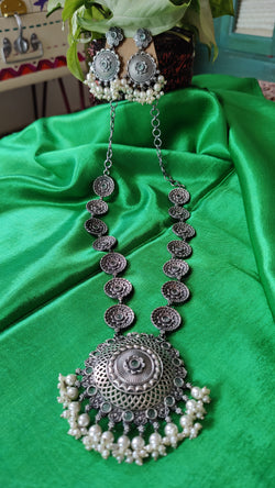 DULL GREEN SILVER TONE TRIBAL NECKLACE SET