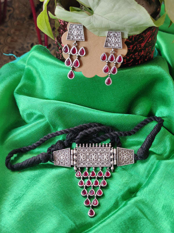 GREEN SILVER TONE TRIBAL NECKLACE SET