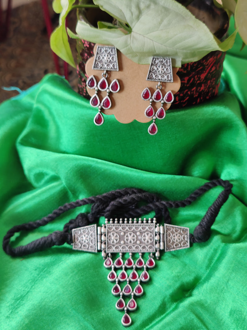 GREEN SILVER TONE TRIBAL NECKLACE SET