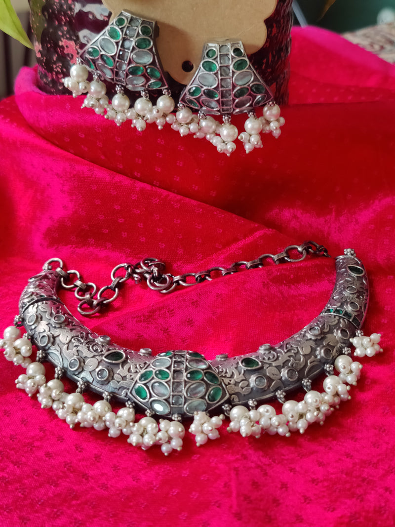 GREEN DUAL TONE SILVER TONE TRIBAL CHOKAR SET