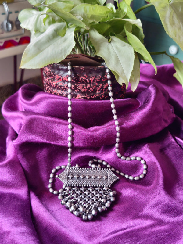 SILVER TONE NECKLACE - JAALI