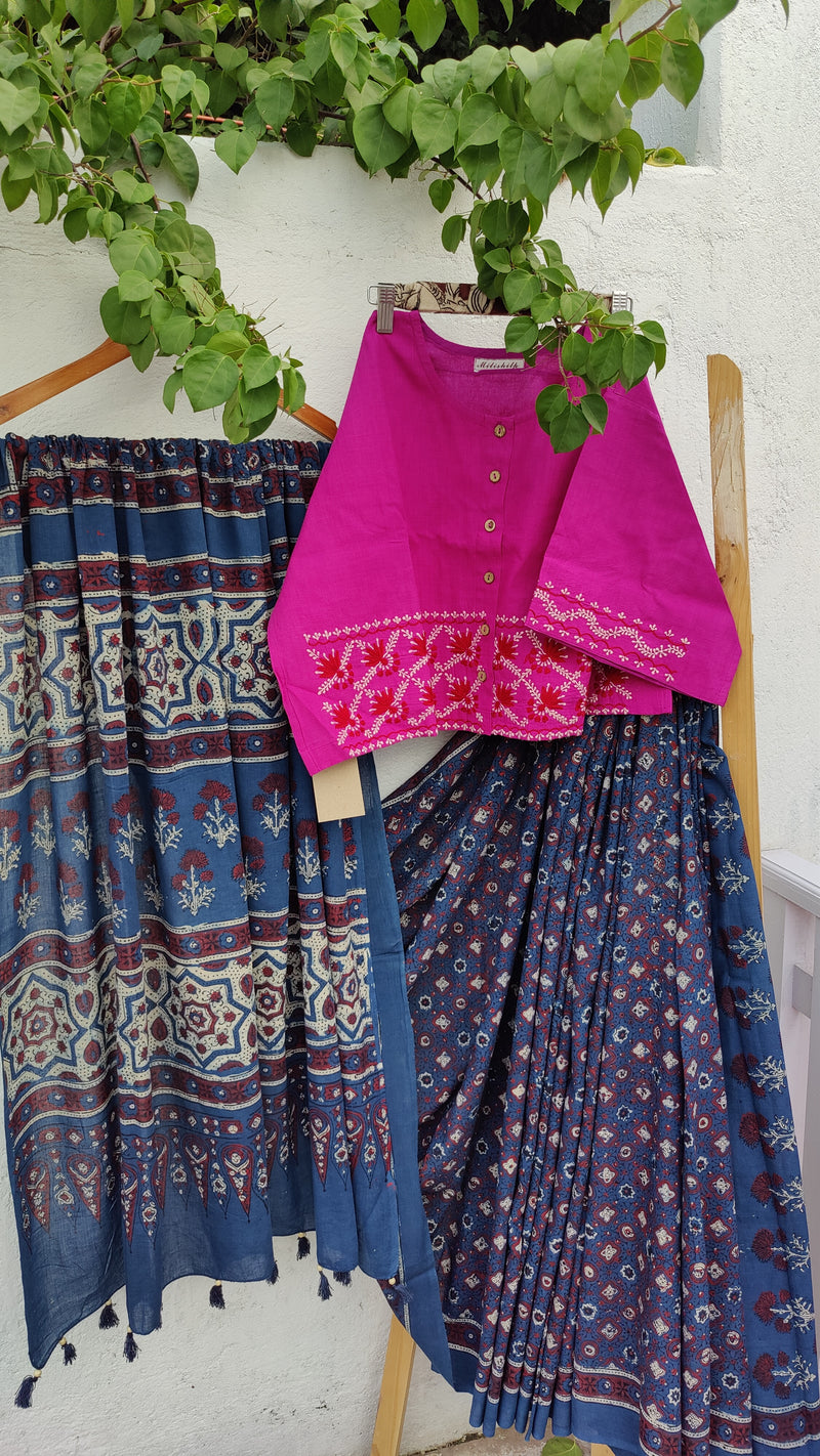 INDIGO & PINK MUSLIN SAREE WITH HAND BLOCK KALAMKARI AND AZRAK WITH CHIKANKARI BLOUSE