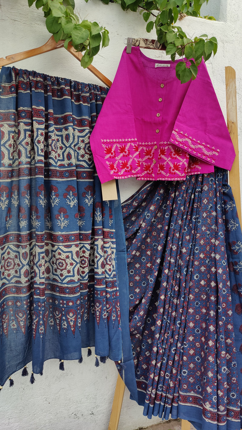 INDIGO & PINK MUSLIN SAREE WITH HAND BLOCK KALAMKARI AND AZRAK WITH CHIKANKARI BLOUSE