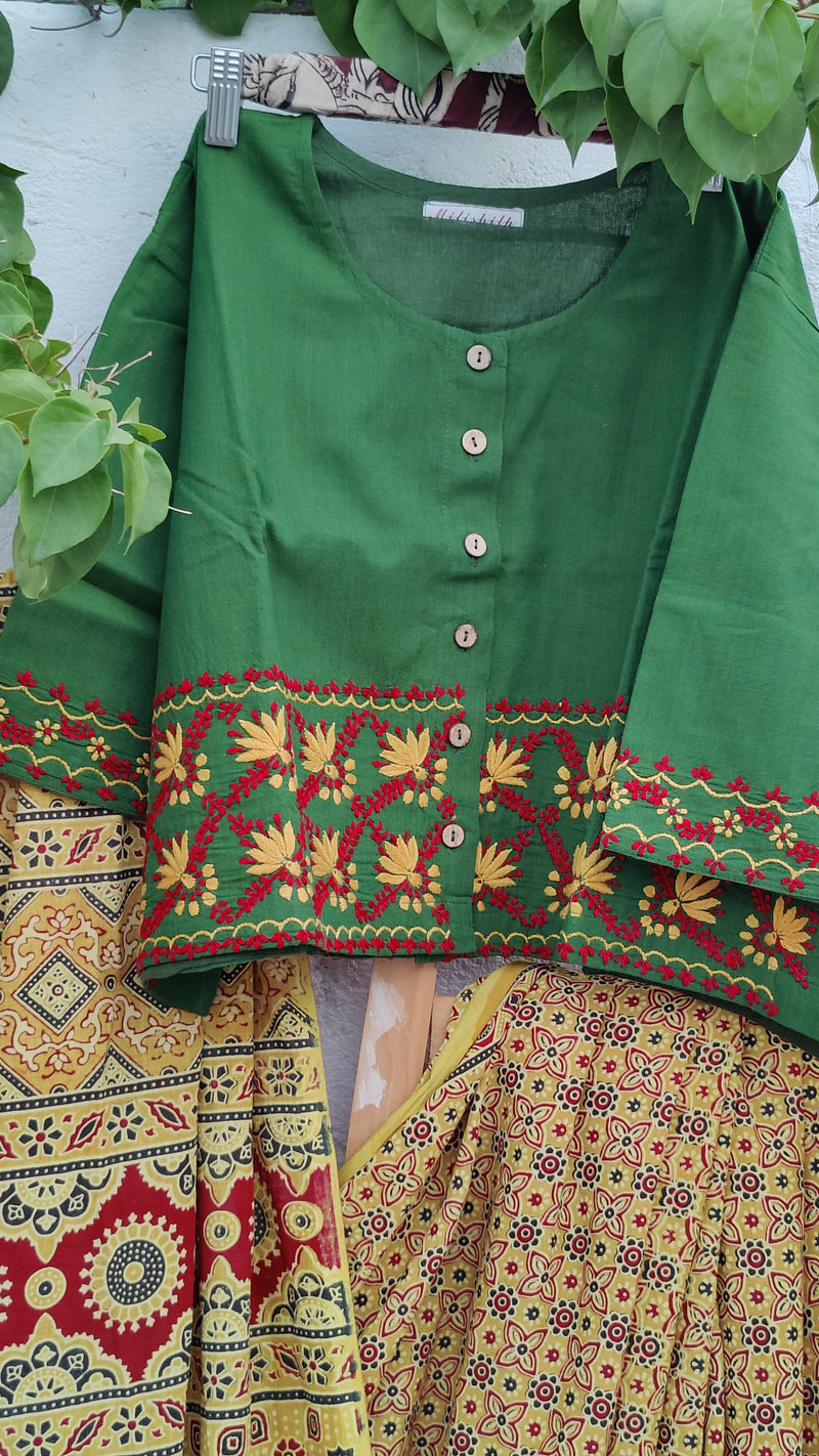 MUSTARD MUSLIN SAREE WITH HAND BLOCK KALAMKARI AND AZRAK WITH CHIKANKARI BLOUSE