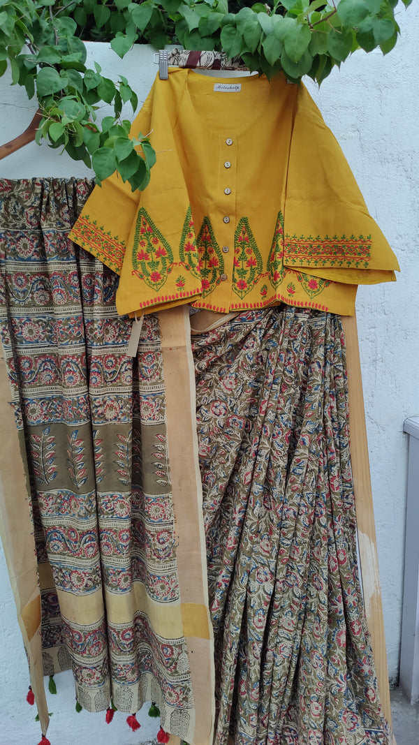 BEIGE OLIVE GREEN KERALA COTTON HAND BLOCK KALAMKARI & AZRAK WITH CHIKANKARI BLOUSE