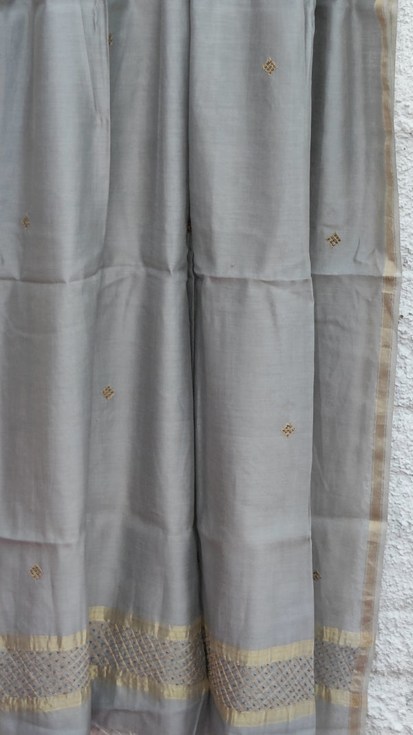 GREY CHANDERI DUPATTA WITH BEADS AND AARI WORK