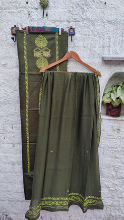 BOTTLE GREEN LINEN SATIN KURTA WITH CHIKANKARI - MAHESHWARI DUPATTA