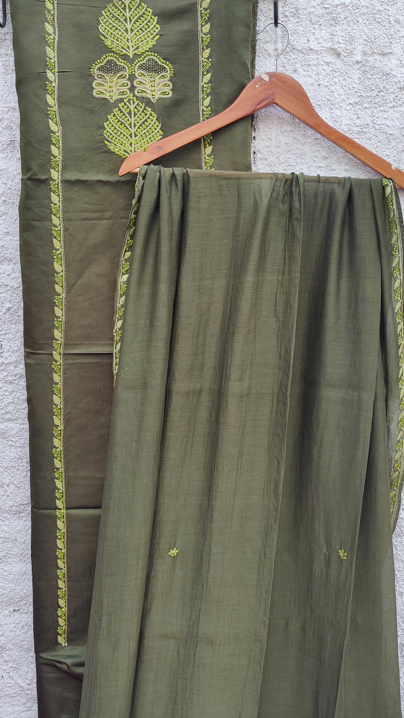 BOTTLE GREEN LINEN SATIN KURTA WITH CHIKANKARI - MAHESHWARI DUPATTA