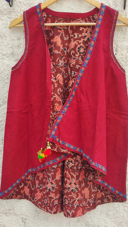 MAROON MANGALGIRI COTTON WITH KALAMKARI-CHIKANKARI REVERSIBLE JACKET