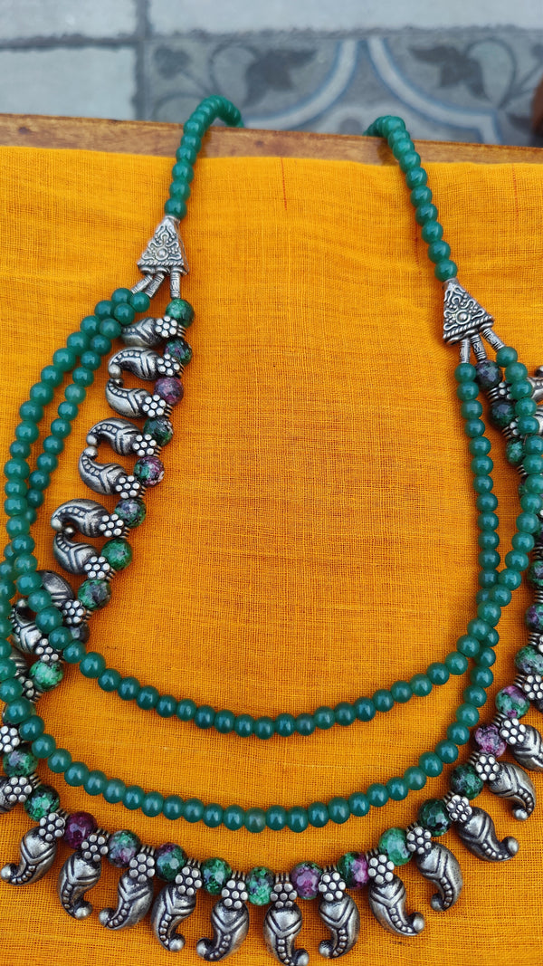 DABU SAREE - GREEN SILVER TONE NECKLACE