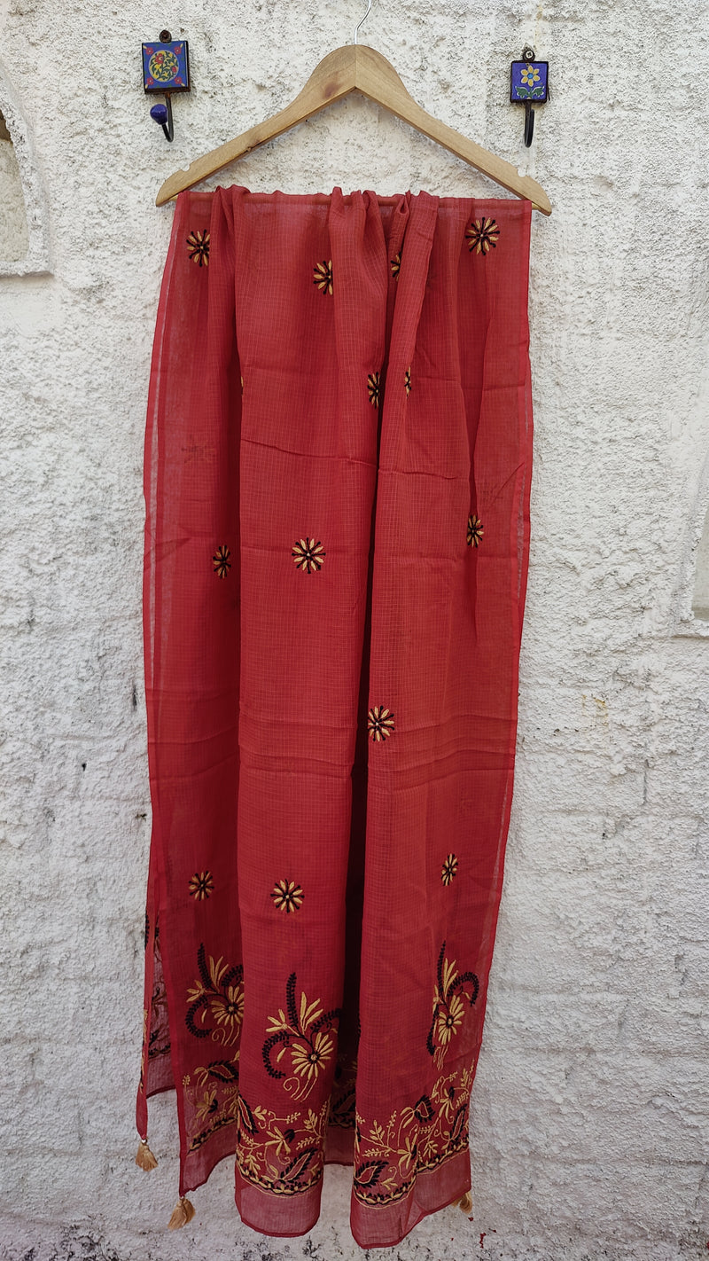 MAROON KOTA DUPATTA WITH 'DO TAAR' CHIKANKARI