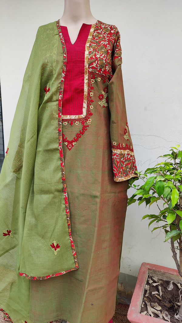 GREEN RED SHORT COLOUR MANGALGIRI KURTA WITH KOTA DUPATTA