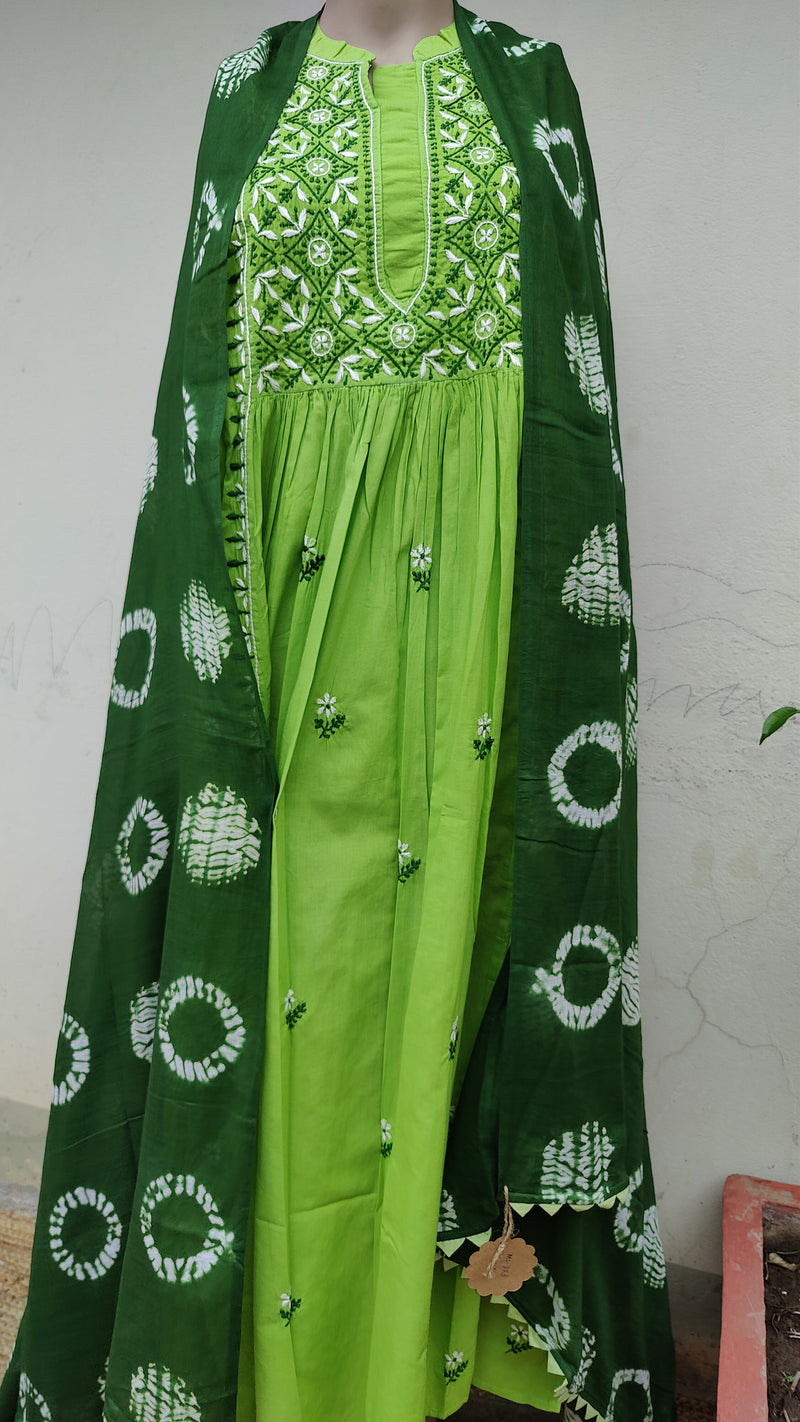 LEAF GREEN COTTON KURTA WITH CHIKANKARI - MULMUL SHIBORI DUPATTA