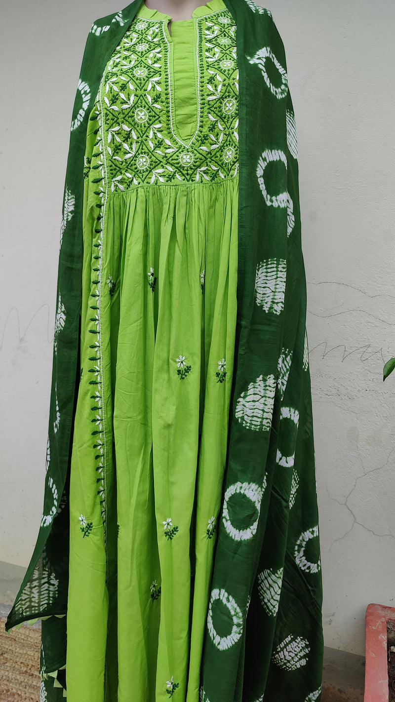 LEAF GREEN COTTON KURTA WITH CHIKANKARI - MULMUL SHIBORI DUPATTA