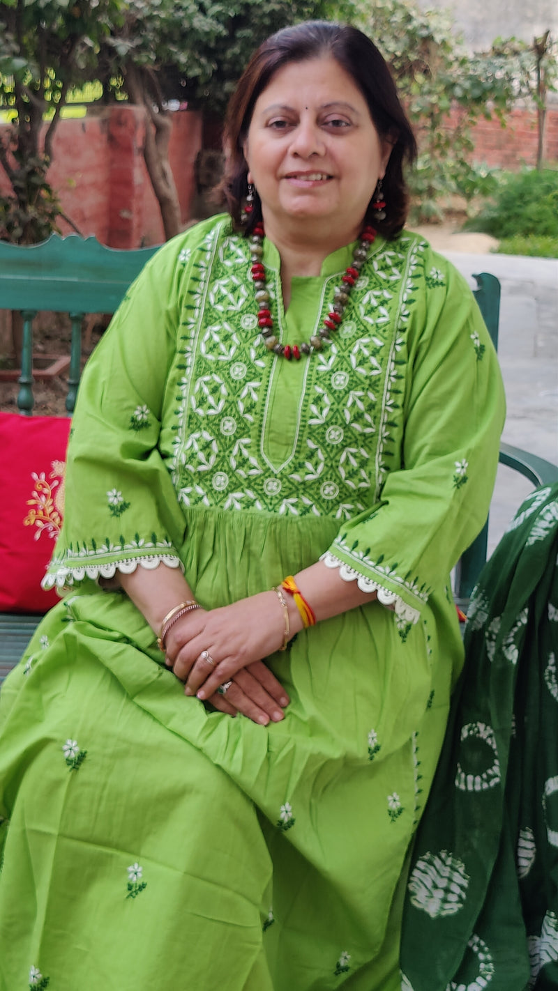 LEAF GREEN COTTON KURTA WITH CHIKANKARI - MULMUL SHIBORI DUPATTA